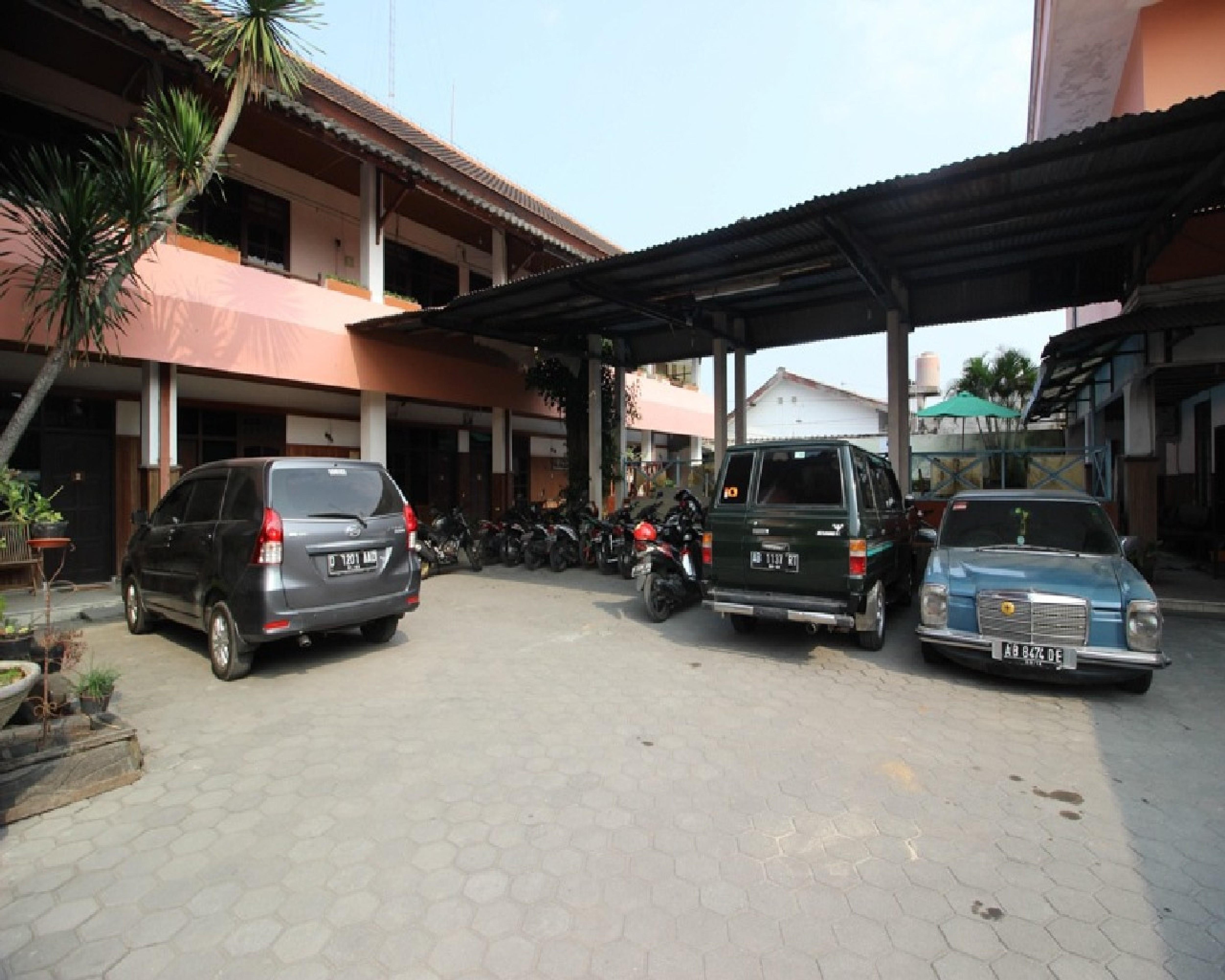 เรดดอร์ซ แอท มันตรีเชรอน 2 Hotel ยอกยาการ์ตา ภายนอก รูปภาพ