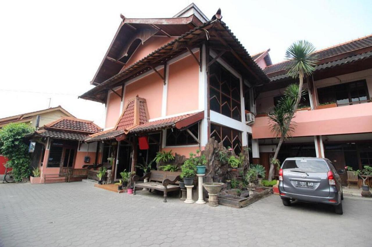 เรดดอร์ซ แอท มันตรีเชรอน 2 Hotel ยอกยาการ์ตา ภายนอก รูปภาพ