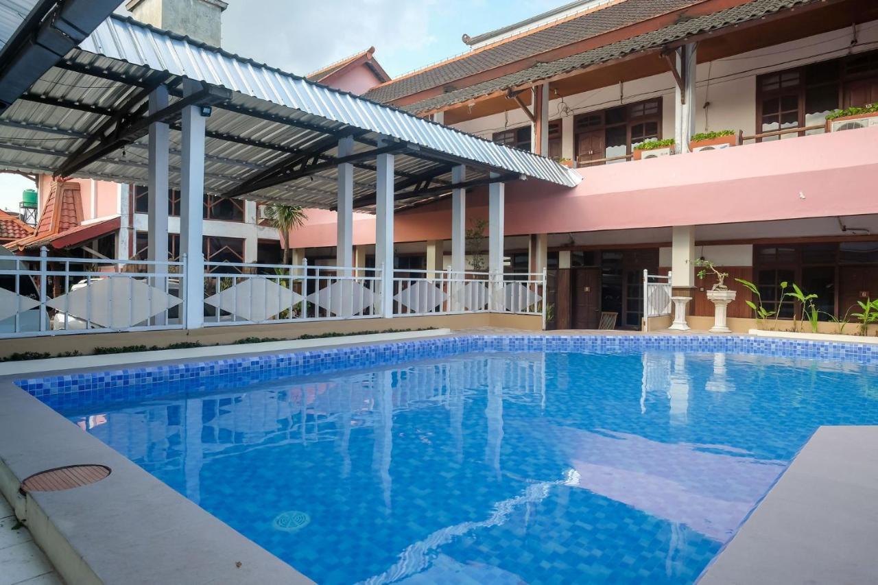 เรดดอร์ซ แอท มันตรีเชรอน 2 Hotel ยอกยาการ์ตา ภายนอก รูปภาพ