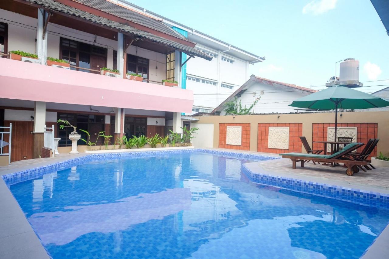 เรดดอร์ซ แอท มันตรีเชรอน 2 Hotel ยอกยาการ์ตา ภายนอก รูปภาพ